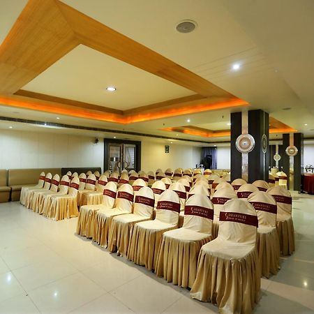 Hotel Sitara Grand Hyderabad Ngoại thất bức ảnh