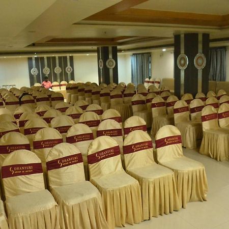 Hotel Sitara Grand Hyderabad Ngoại thất bức ảnh