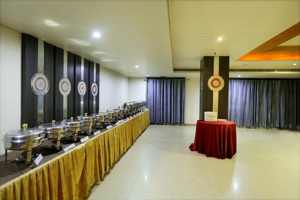 Hotel Sitara Grand Hyderabad Ngoại thất bức ảnh