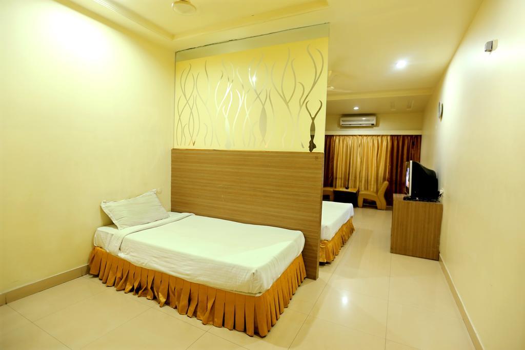 Hotel Sitara Grand Hyderabad Ngoại thất bức ảnh