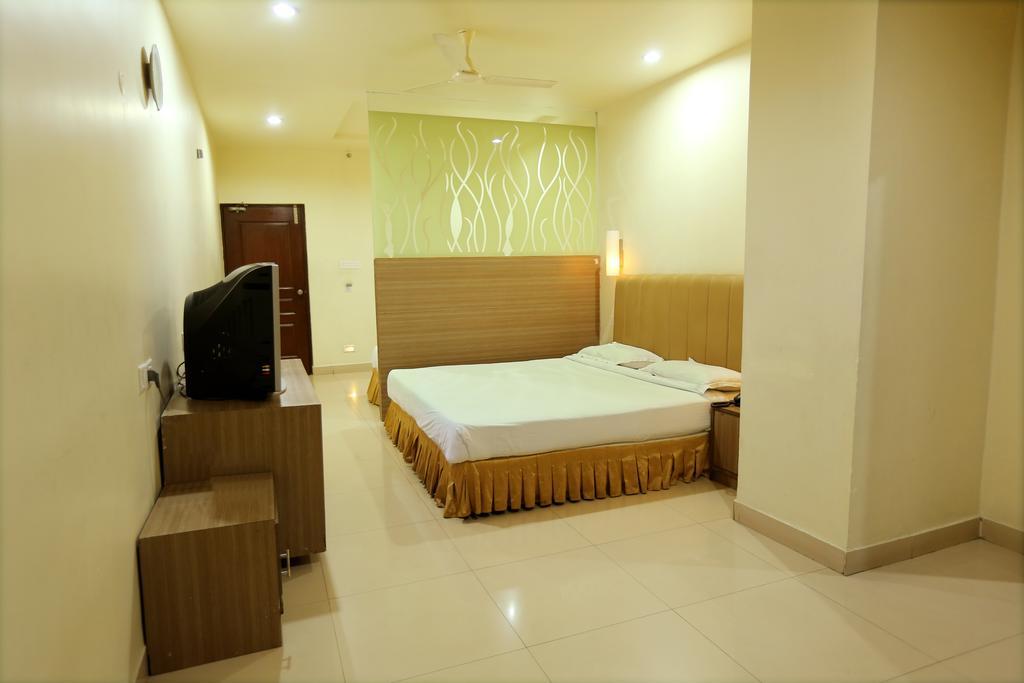 Hotel Sitara Grand Hyderabad Ngoại thất bức ảnh