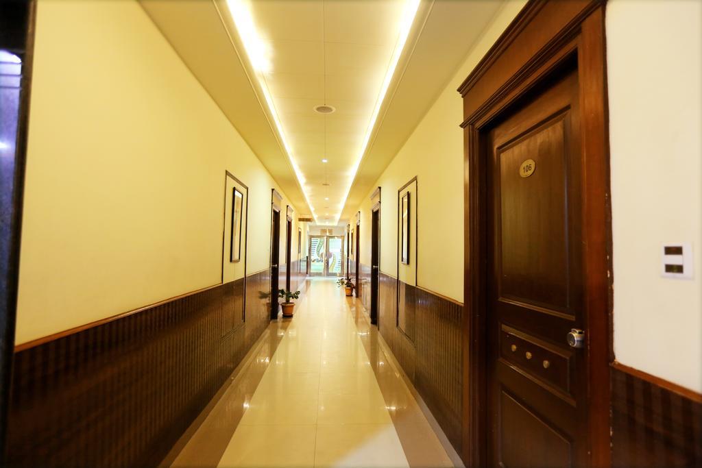 Hotel Sitara Grand Hyderabad Ngoại thất bức ảnh