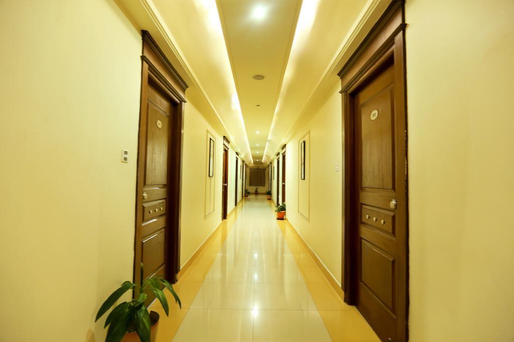 Hotel Sitara Grand Hyderabad Ngoại thất bức ảnh