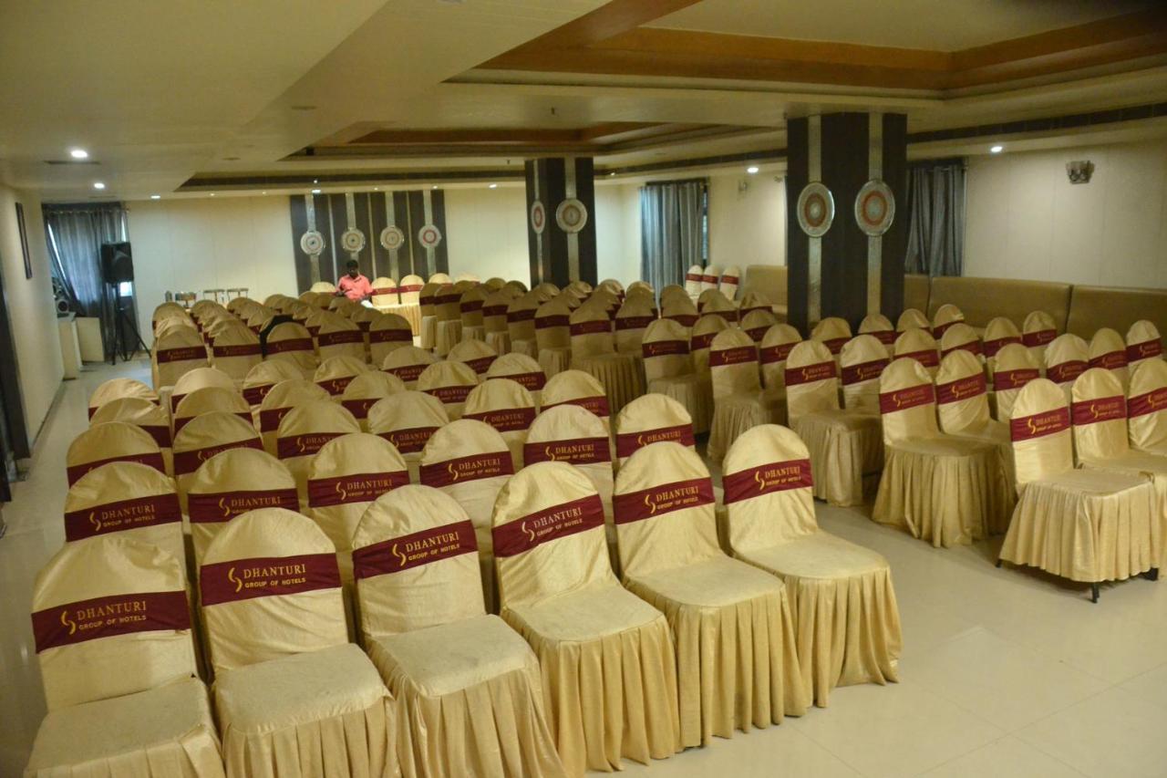 Hotel Sitara Grand Hyderabad Ngoại thất bức ảnh